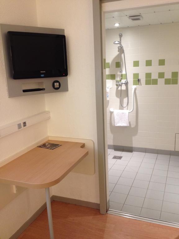 Ibis Budget Saint-Quentin Centre Gare エクステリア 写真