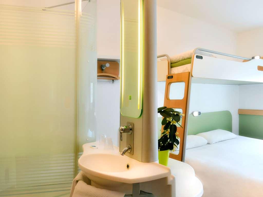 Ibis Budget Saint-Quentin Centre Gare エクステリア 写真