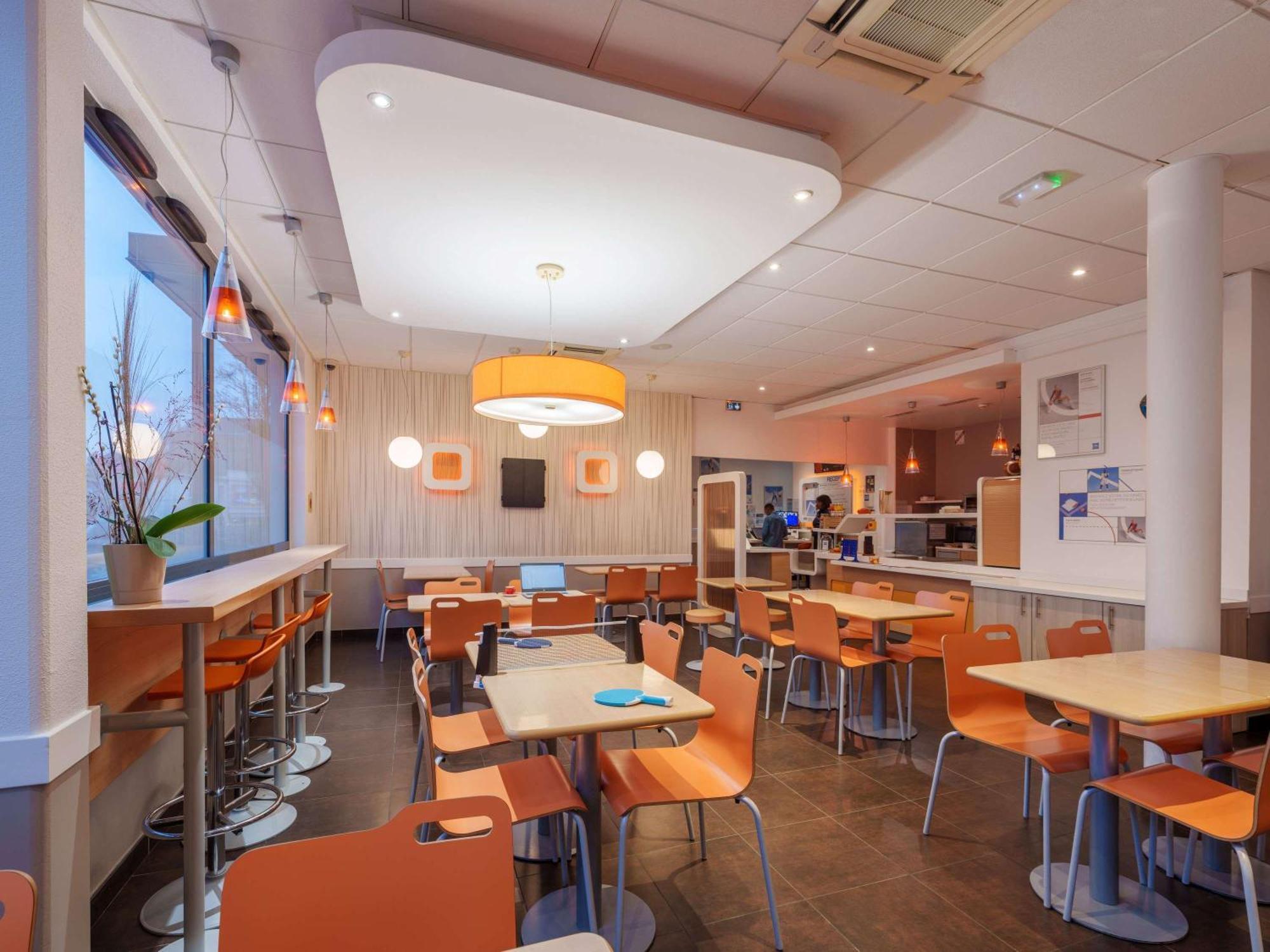 Ibis Budget Saint-Quentin Centre Gare エクステリア 写真