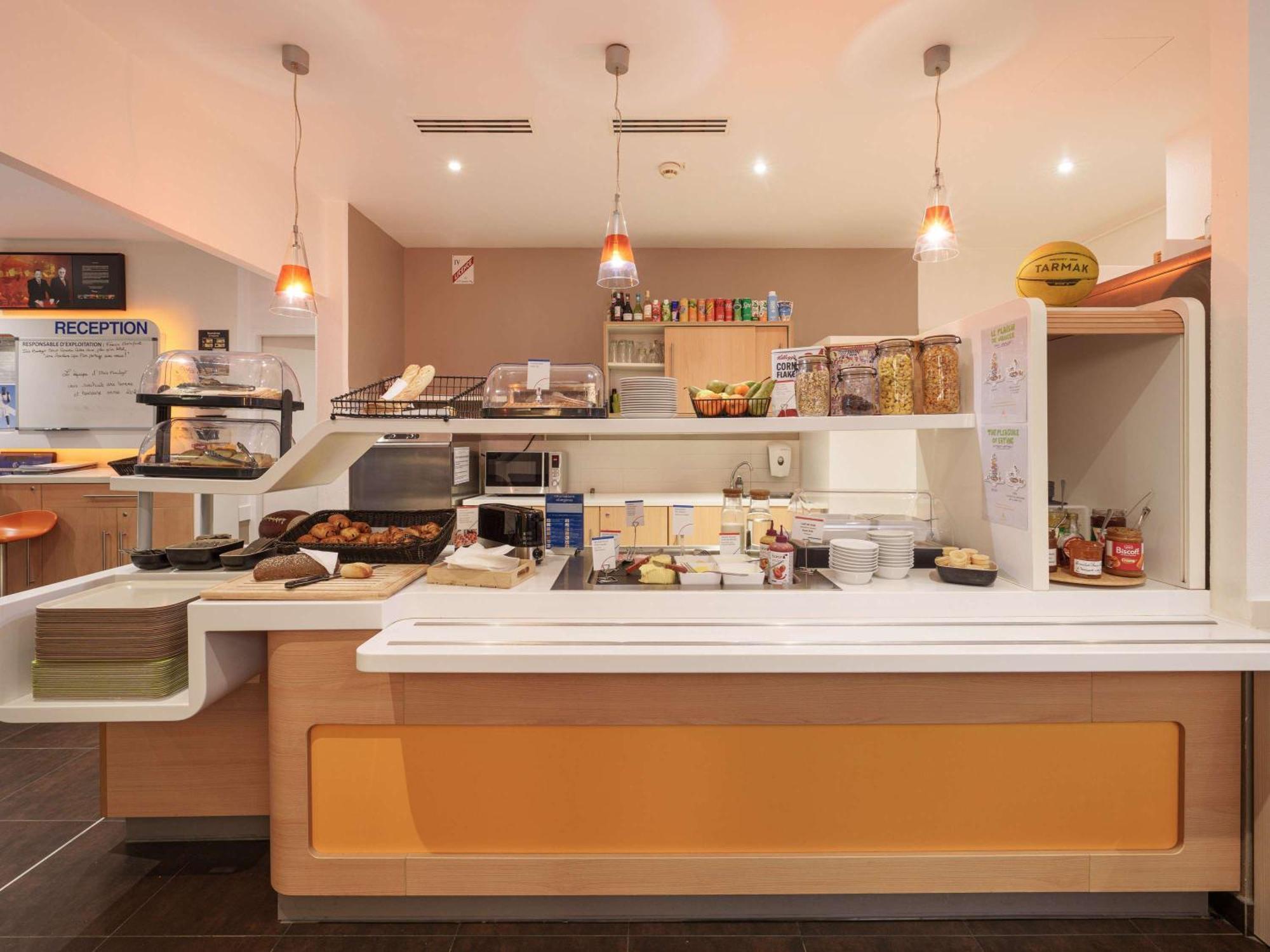 Ibis Budget Saint-Quentin Centre Gare エクステリア 写真