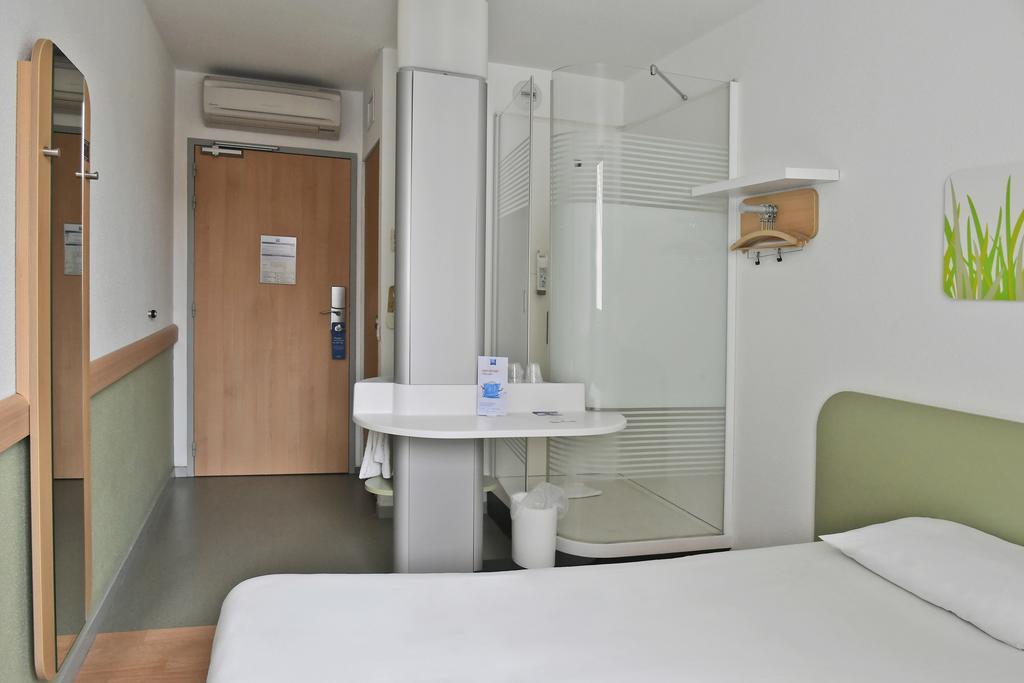 Ibis Budget Saint-Quentin Centre Gare エクステリア 写真