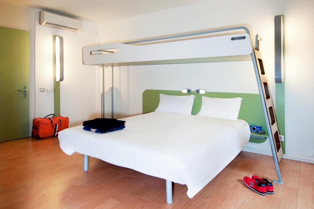 Ibis Budget Saint-Quentin Centre Gare エクステリア 写真