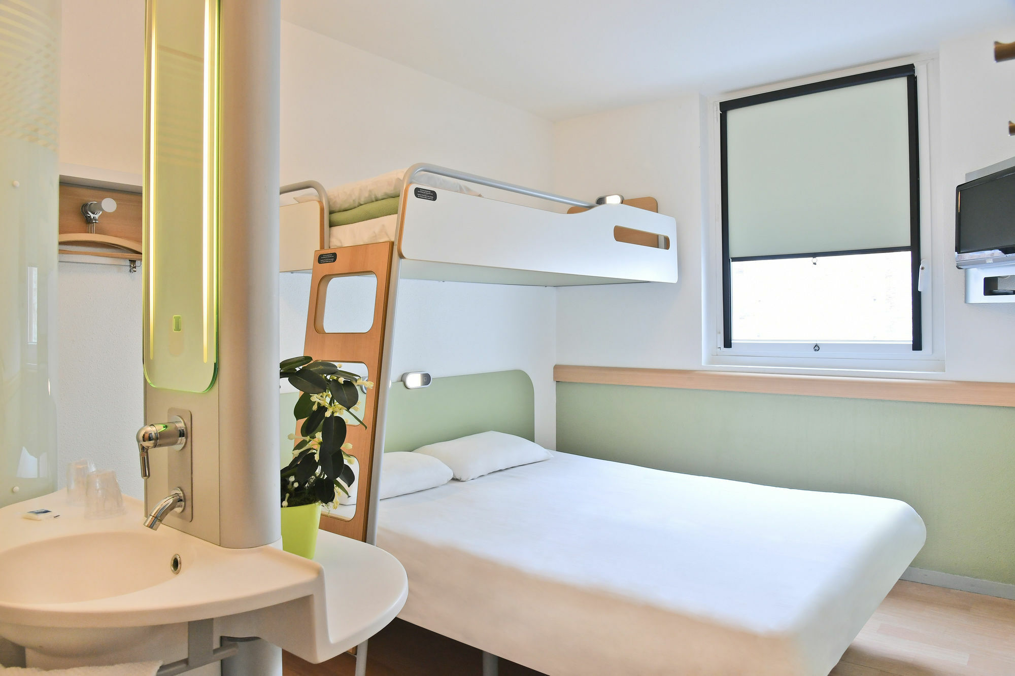 Ibis Budget Saint-Quentin Centre Gare エクステリア 写真