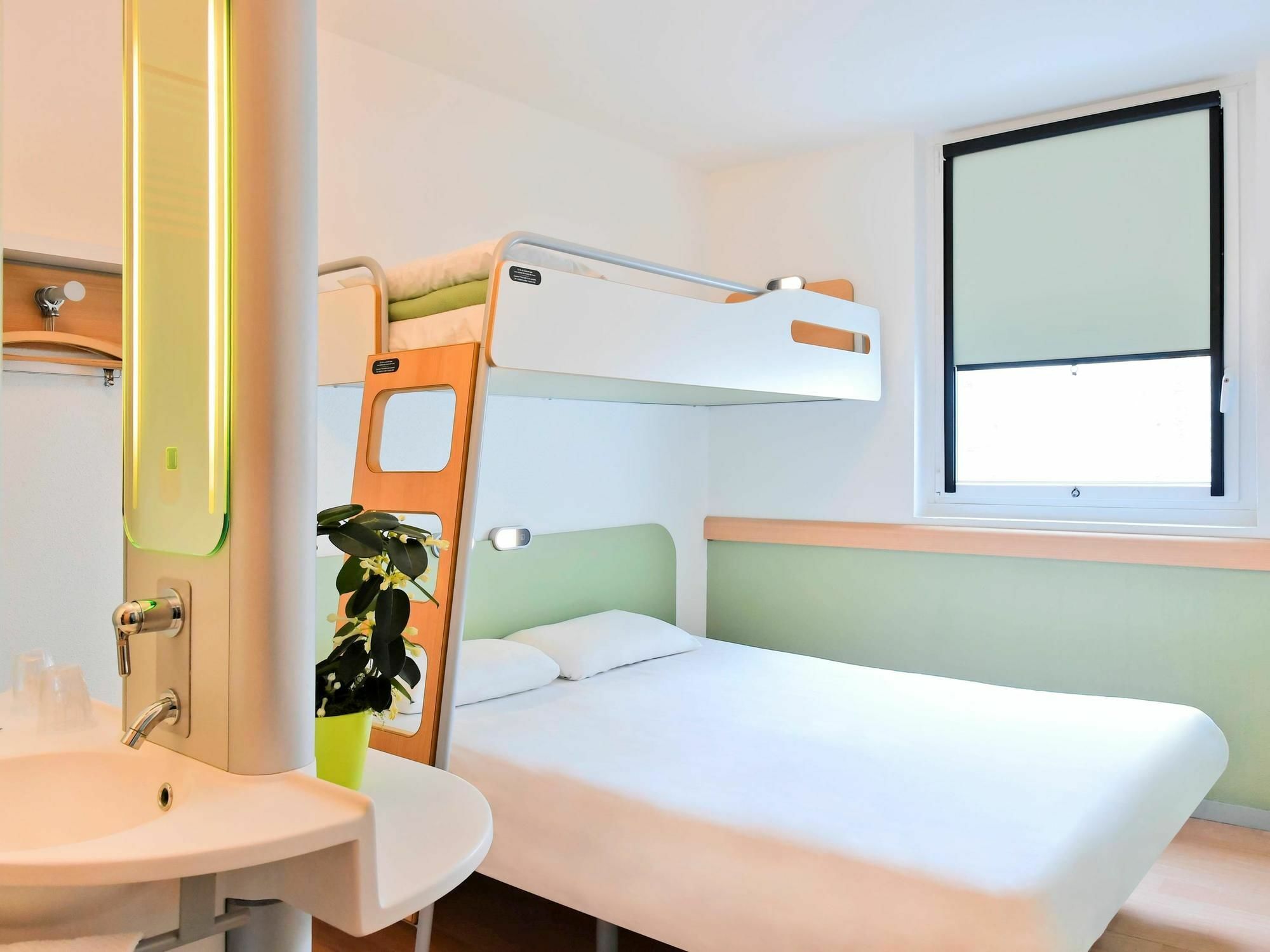 Ibis Budget Saint-Quentin Centre Gare エクステリア 写真